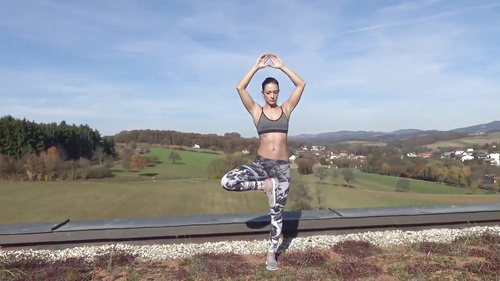 Yoga -Blowjob mit deutscher Schönheit