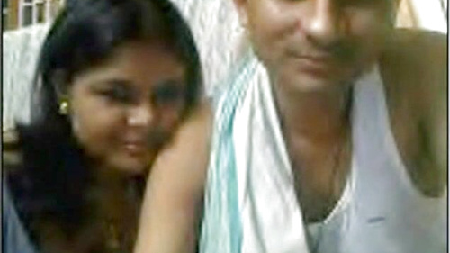 Indian Amateur Shows Off Her Assets on Webcam