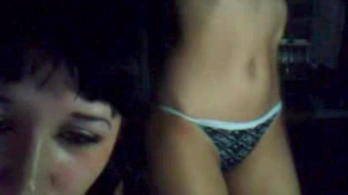 Webcam Girl Flashes Her Tits for Viewers