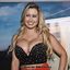 Hot lady with sexy curves teasing in an amateur gallery