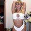 Hot lady with sexy curves teasing in an amateur gallery